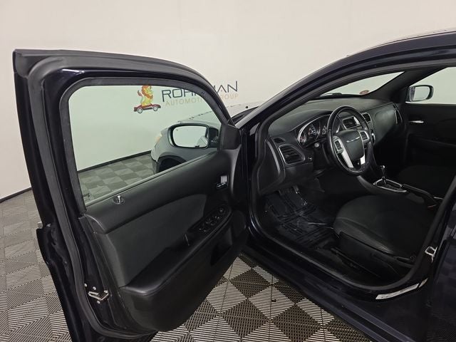 2012 Chrysler 200 Touring