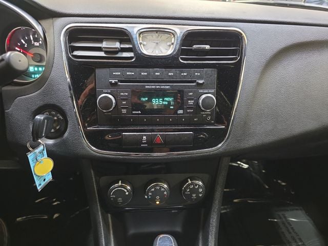 2012 Chrysler 200 Touring