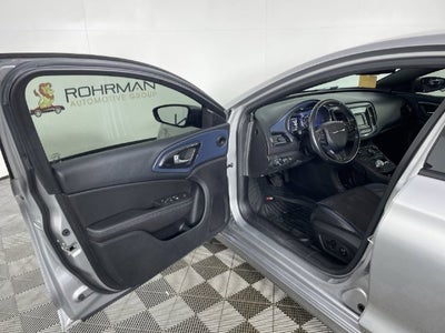 2015 Chrysler 200 S