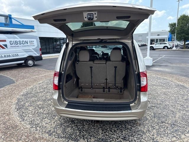 2013 Chrysler Town & Country Touring