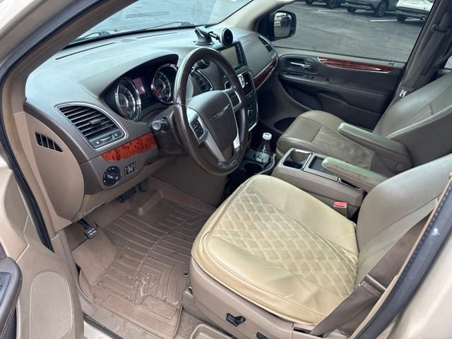 2013 Chrysler Town & Country Touring