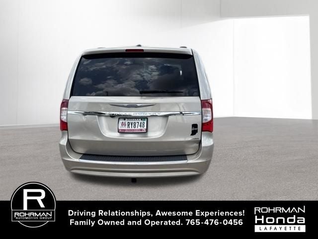 2013 Chrysler Town & Country Touring