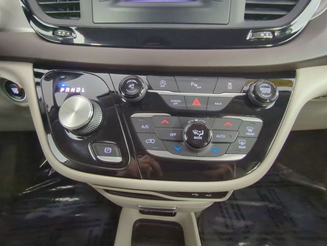 2017 Chrysler Pacifica Touring L