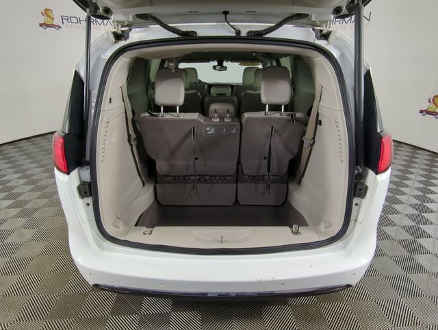 2017 Chrysler Pacifica Touring L