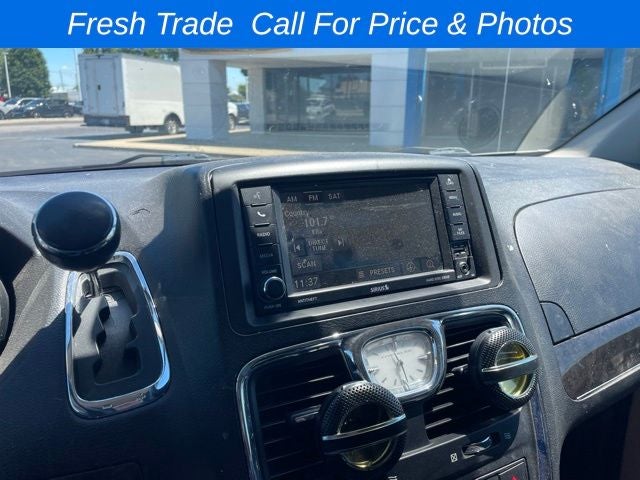 2016 Chrysler Town & Country Touring-L