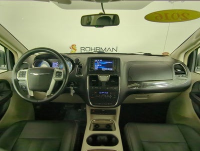 2016 Chrysler Town & Country Touring-L