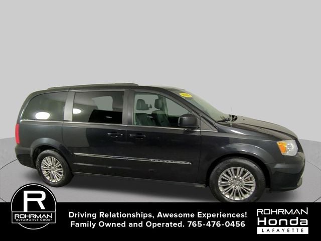 2016 Chrysler Town & Country Touring-L