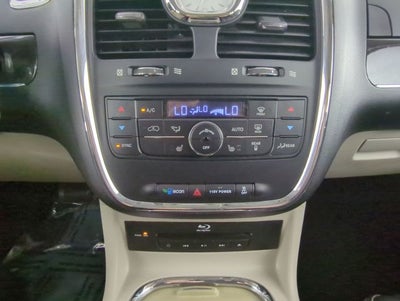 2016 Chrysler Town & Country Touring-L