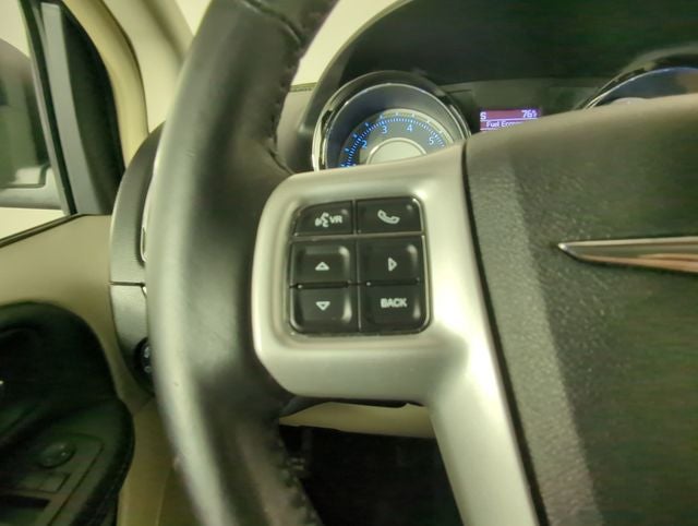 2016 Chrysler Town & Country Touring-L