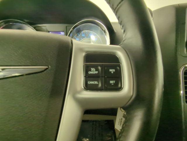 2016 Chrysler Town & Country Touring-L