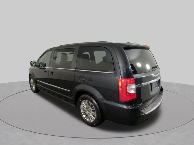 2016 Chrysler Town & Country Touring-L