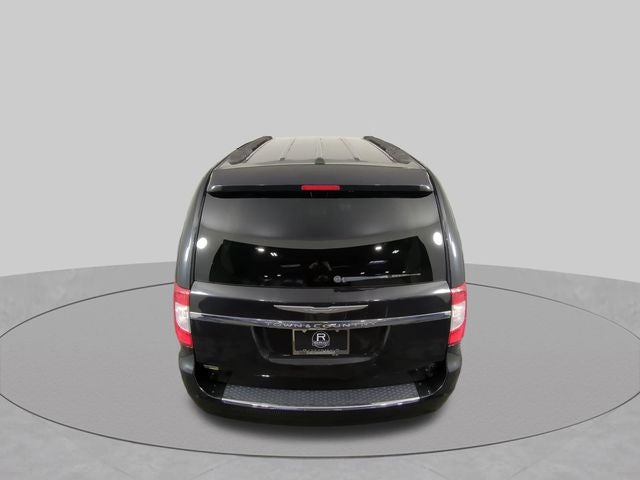 2016 Chrysler Town & Country Touring-L