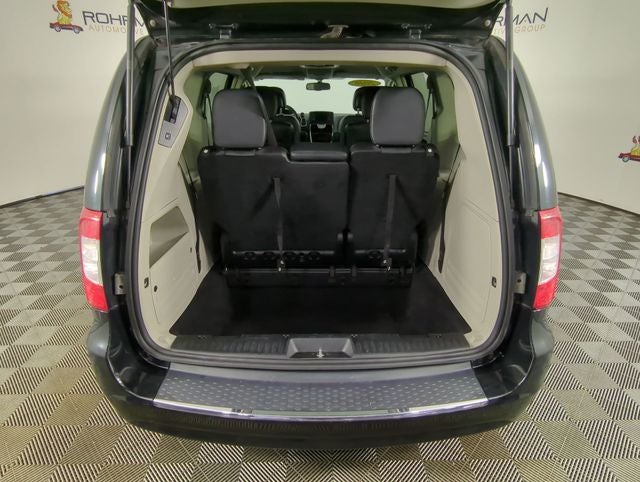2016 Chrysler Town & Country Touring-L