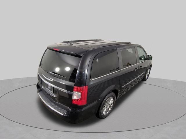 2016 Chrysler Town & Country Touring-L