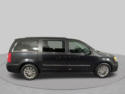 2016 Chrysler Town & Country Touring-L