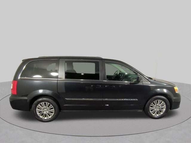 2016 Chrysler Town & Country Touring-L