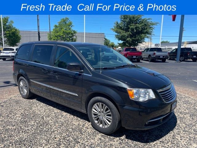 2016 Chrysler Town & Country Touring-L