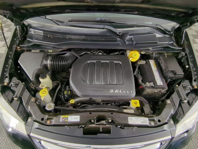 2016 Chrysler Town & Country Touring-L