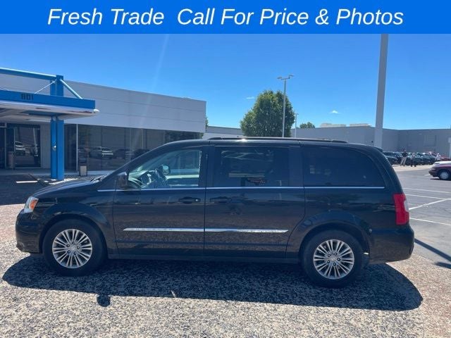 2016 Chrysler Town & Country Touring-L