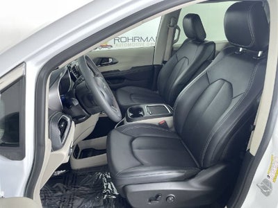 2024 Chrysler Pacifica Hybrid Select