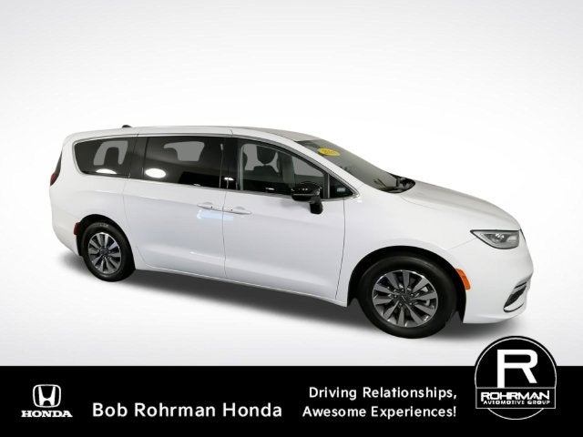 2024 Chrysler Pacifica Hybrid Select