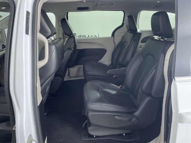 2024 Chrysler Pacifica Hybrid Select