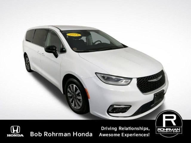 2024 Chrysler Pacifica Hybrid Select