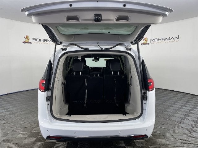2024 Chrysler Pacifica Hybrid Select