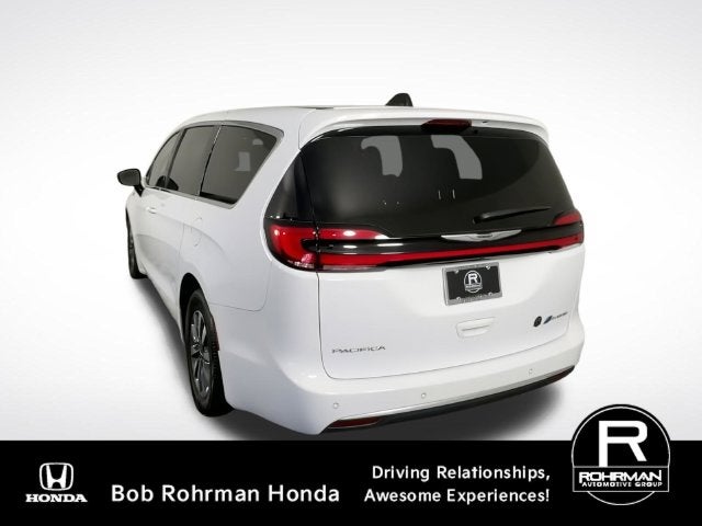 2024 Chrysler Pacifica Hybrid Select
