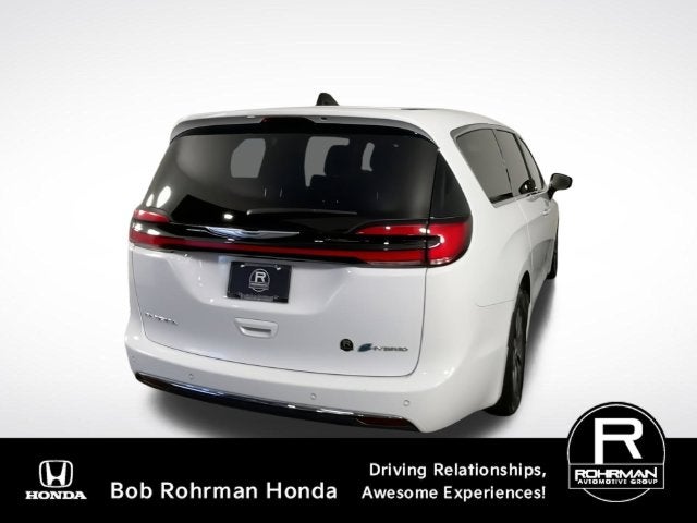 2024 Chrysler Pacifica Hybrid Select