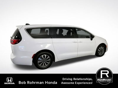 2024 Chrysler Pacifica Hybrid Select