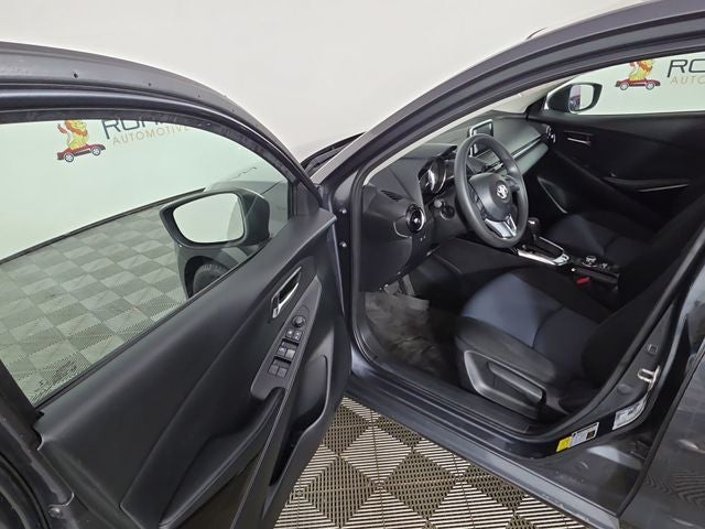 2017 Toyota Yaris iA Base