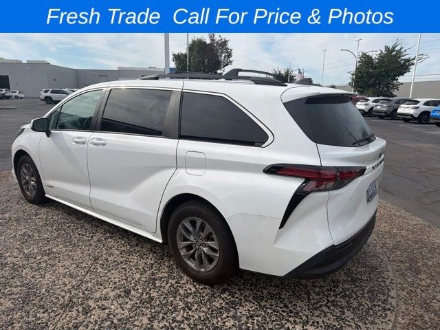 2021 Toyota Sienna LE 8 Passenger