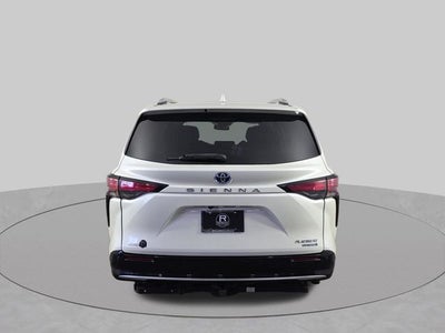 2021 Toyota Sienna Platinum 7 Passenger