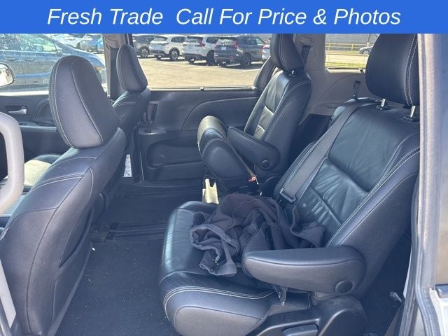 2016 Toyota Sienna SE 8 Passenger