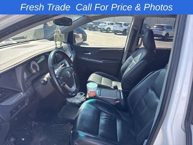 2016 Toyota Sienna SE 8 Passenger