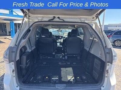 2016 Toyota Sienna SE 8 Passenger
