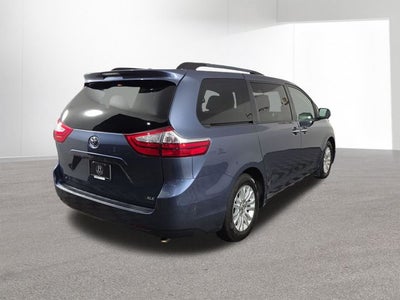 2015 Toyota Sienna XLE 8 Passenger