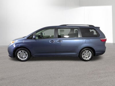 2015 Toyota Sienna XLE 8 Passenger