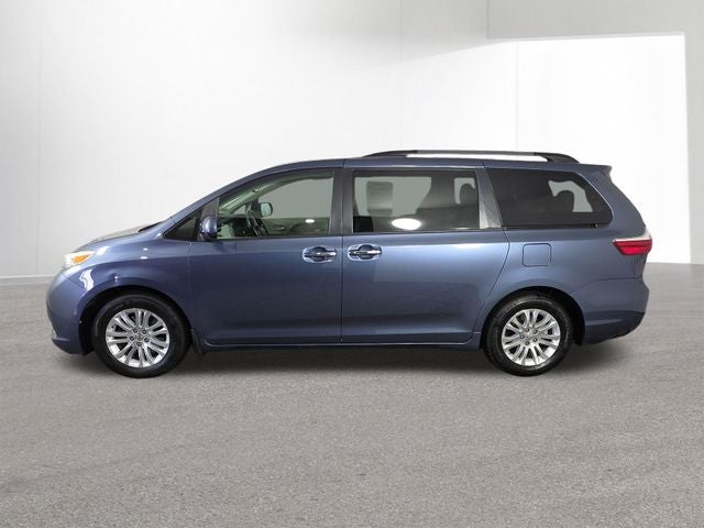 2015 Toyota Sienna XLE 8 Passenger