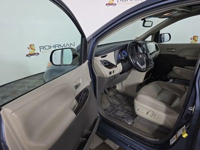 2015 Toyota Sienna XLE 8 Passenger