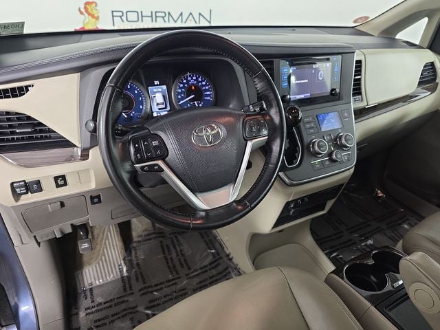 2015 Toyota Sienna XLE 8 Passenger