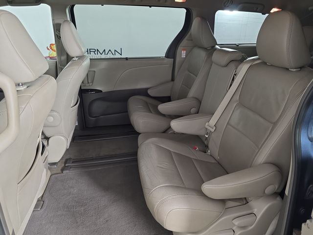 2015 Toyota Sienna XLE 8 Passenger
