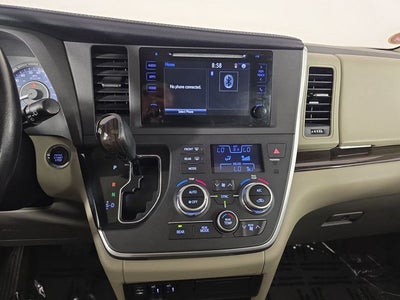 2015 Toyota Sienna XLE 8 Passenger