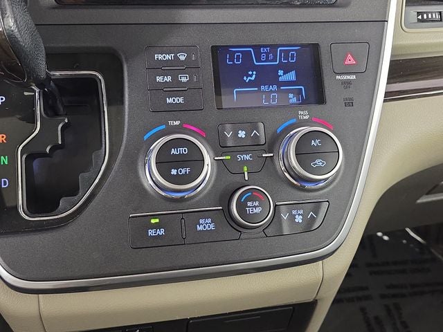 2015 Toyota Sienna XLE 8 Passenger