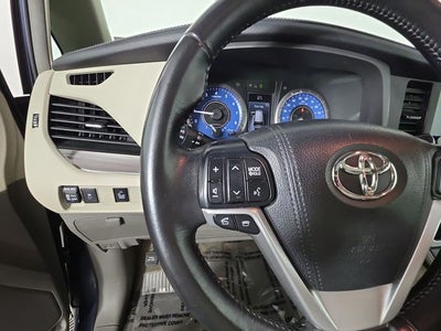 2015 Toyota Sienna XLE 8 Passenger