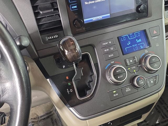 2015 Toyota Sienna XLE 8 Passenger