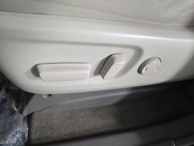 2015 Toyota Sienna XLE 8 Passenger