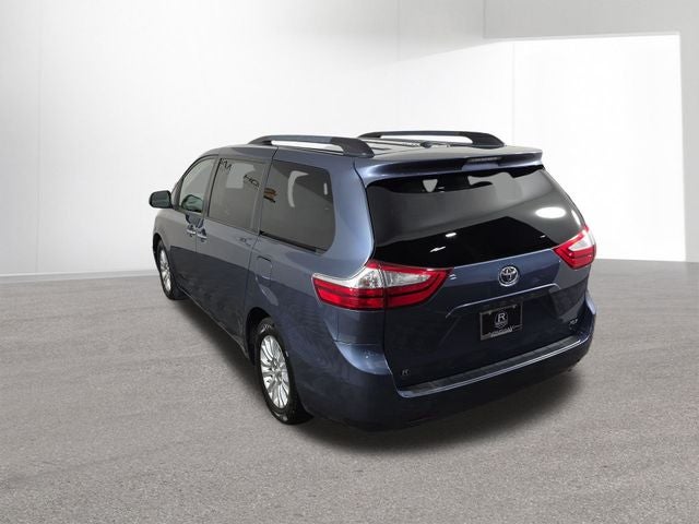 2015 Toyota Sienna XLE 8 Passenger