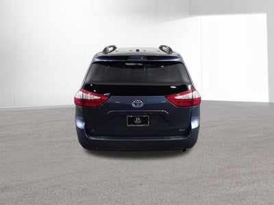 2015 Toyota Sienna XLE 8 Passenger